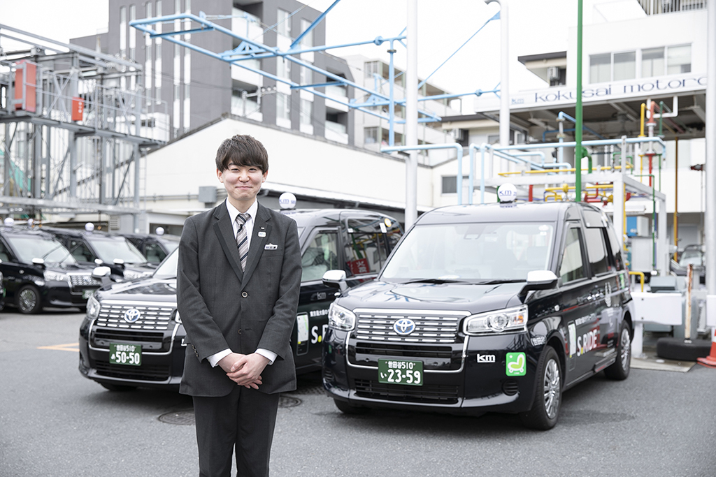 思い切った進路変更で、タクシー業界へ! 新卒タクシードライバーが語る仕事の流儀とは。