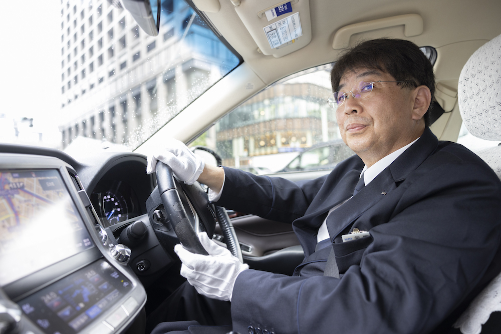 ハイヤー 運転手はきつい？ 委託の仕事は奥深い！キャリア入社でドライバーへ転職。被災地で気付いたハイヤーの価値とは「ハイヤー運転手の現実」